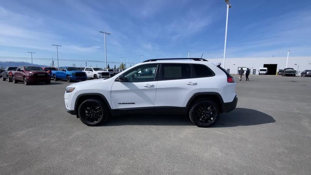 used 2023 Jeep Cherokee car, priced at $23,490