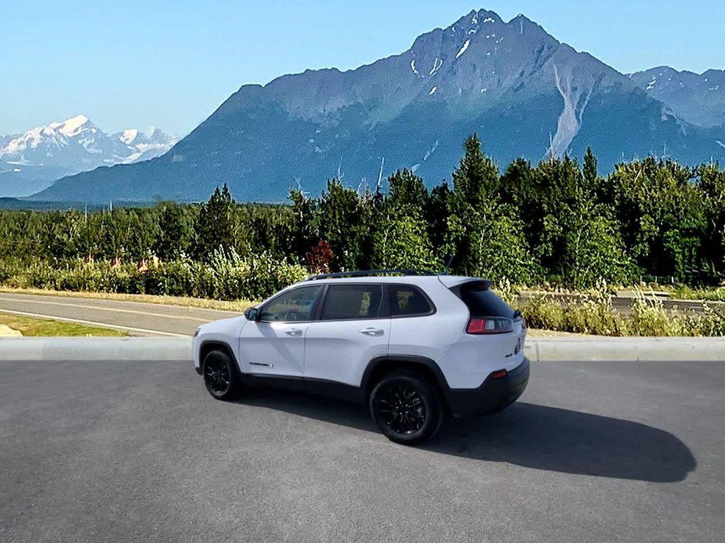 used 2023 Jeep Cherokee car, priced at $23,490