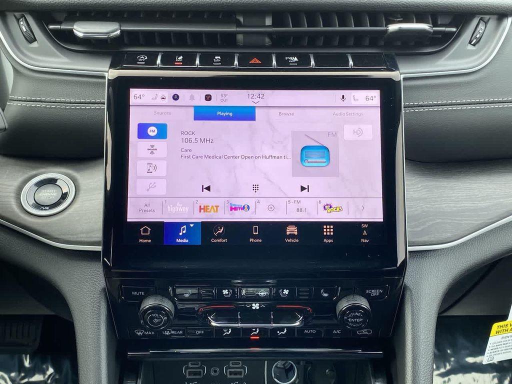 new 2025 Jeep Grand Cherokee car, priced at $46,994