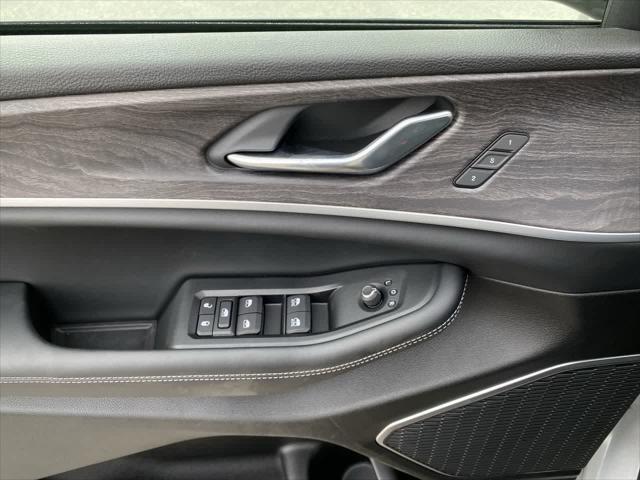 new 2025 Jeep Grand Cherokee car, priced at $50,848