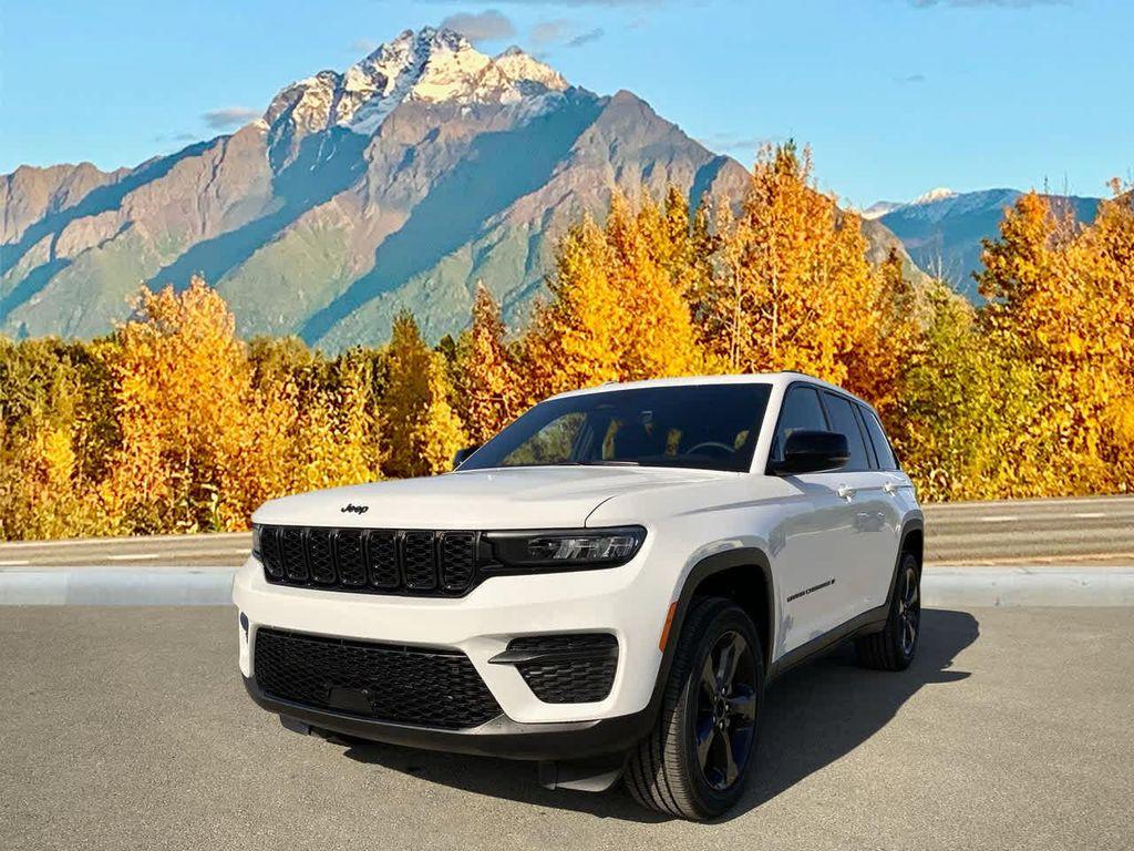 new 2025 Jeep Grand Cherokee car, priced at $43,181