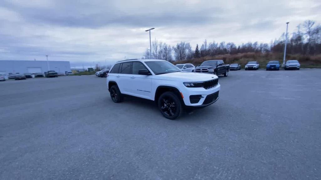 new 2025 Jeep Grand Cherokee car, priced at $44,181
