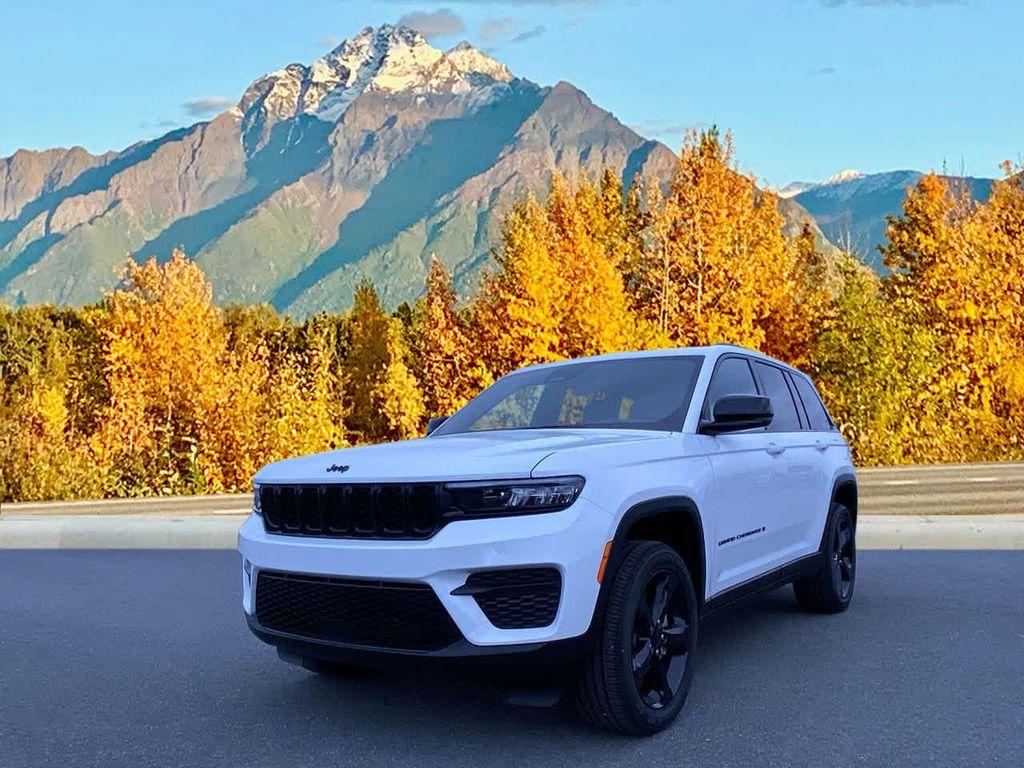 new 2025 Jeep Grand Cherokee car, priced at $43,181
