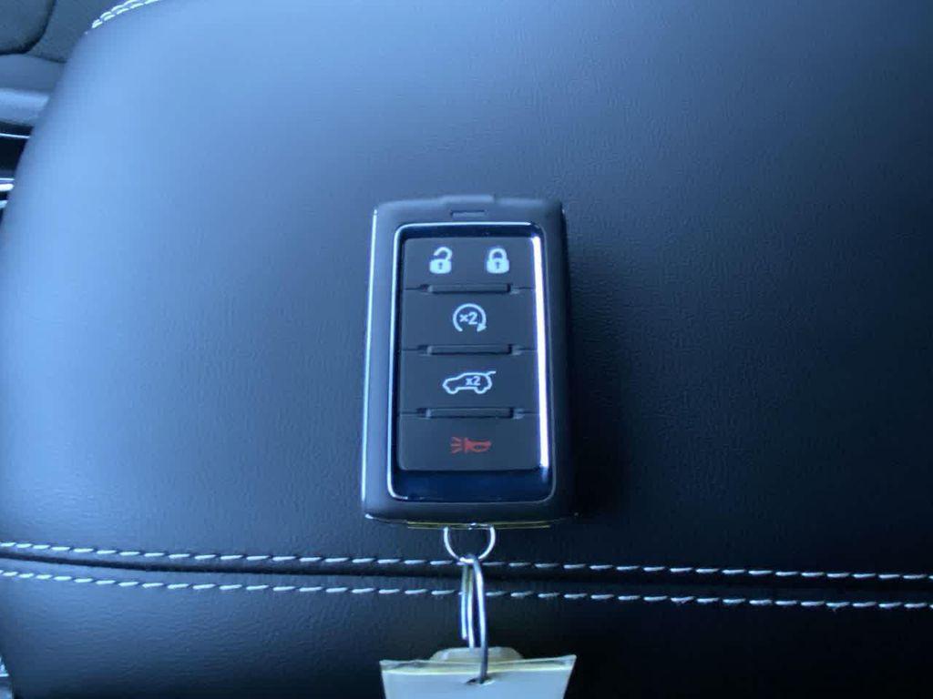 new 2025 Jeep Grand Cherokee car, priced at $44,181