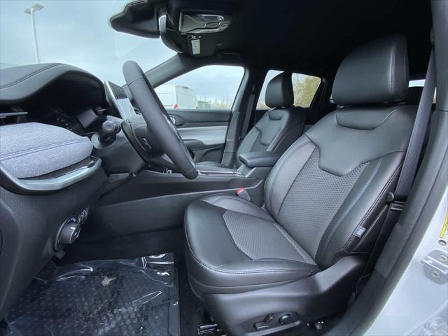 new 2025 Jeep Compass car, priced at $31,799