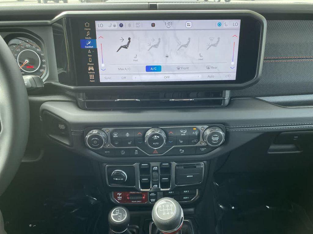 new 2025 Jeep Wrangler car, priced at $60,627