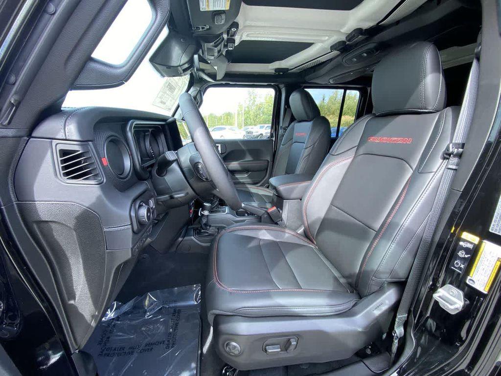 new 2025 Jeep Wrangler car, priced at $60,627