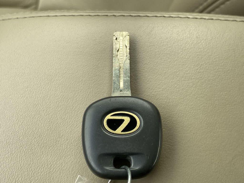 used 2004 Lexus ES 330 car, priced at $9,490
