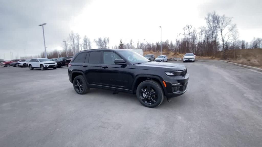 new 2024 Jeep Grand Cherokee car, priced at $46,877