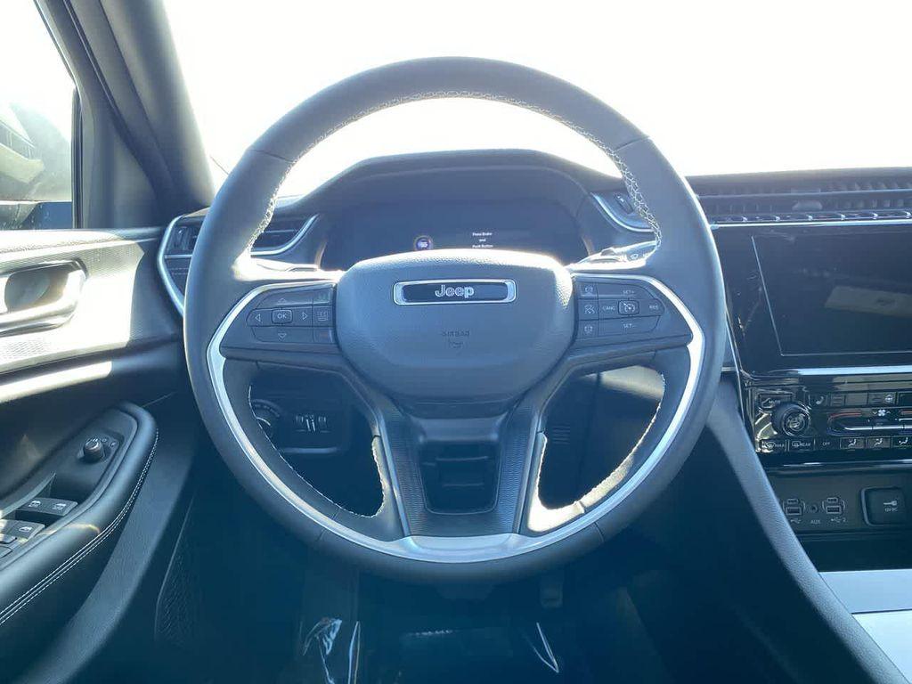new 2025 Jeep Grand Cherokee L car, priced at $42,419