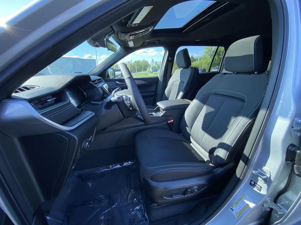 new 2025 Jeep Grand Cherokee L car, priced at $42,419