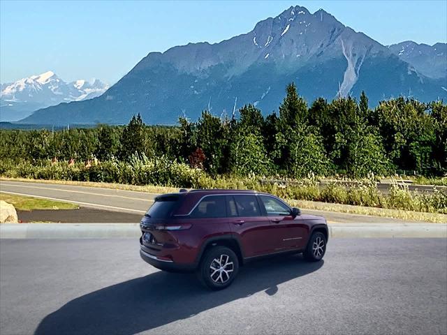 new 2025 Jeep Grand Cherokee car, priced at $49,582