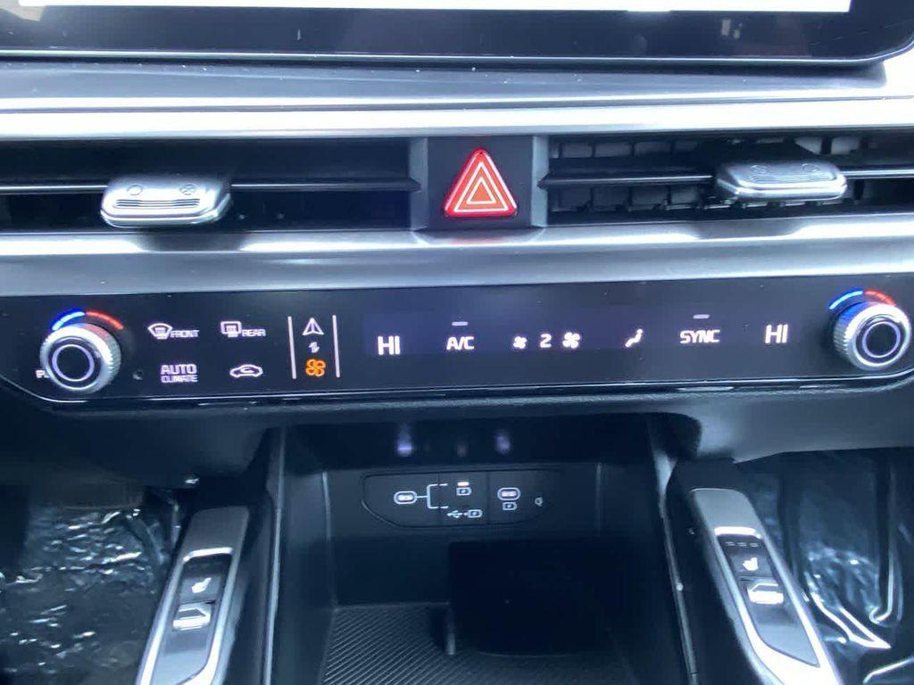 used 2024 Kia Sorento car, priced at $30,490