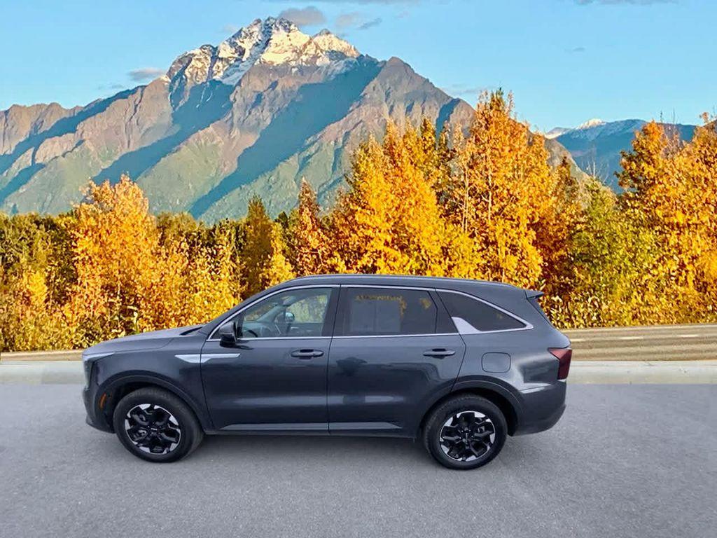used 2024 Kia Sorento car, priced at $30,490