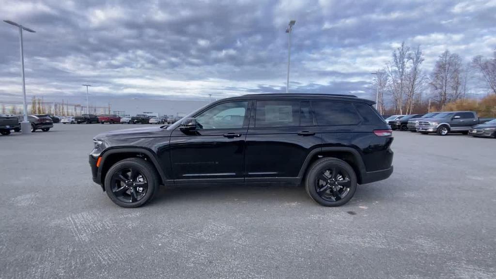 new 2025 Jeep Grand Cherokee L car, priced at $46,427
