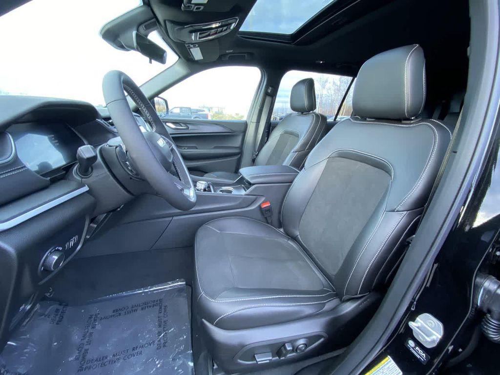 new 2025 Jeep Grand Cherokee L car, priced at $46,427