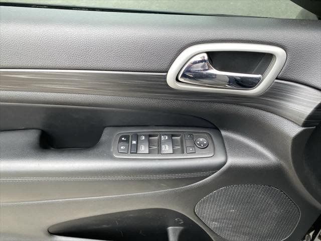 used 2022 Jeep Grand Cherokee car, priced at $29,990
