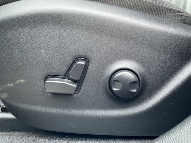 used 2023 Jeep Cherokee car, priced at $26,490