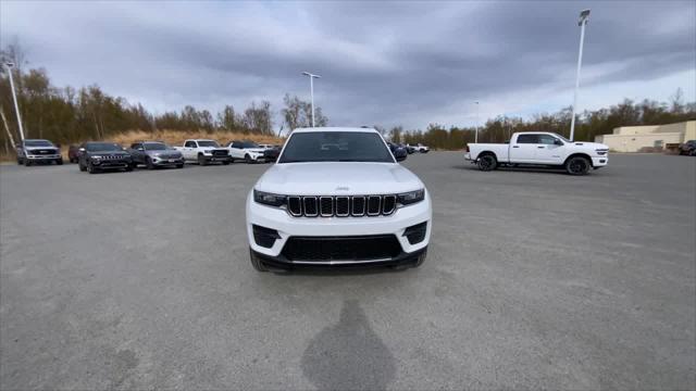 new 2025 Jeep Grand Cherokee car, priced at $39,829