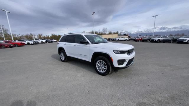 new 2025 Jeep Grand Cherokee car, priced at $39,829