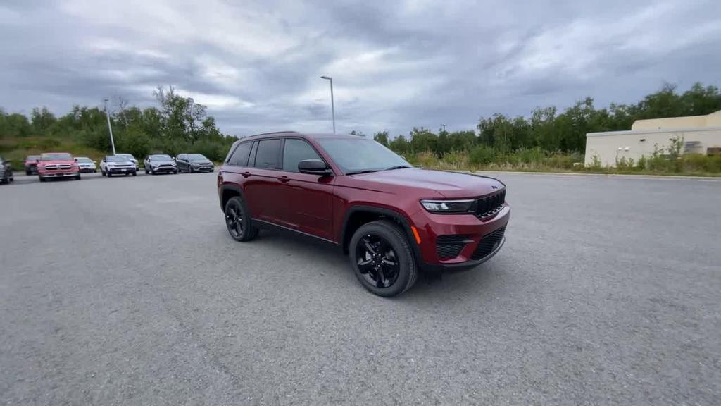new 2025 Jeep Grand Cherokee car, priced at $43,717