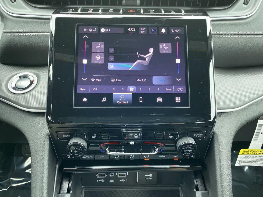 new 2025 Jeep Grand Cherokee car, priced at $43,717