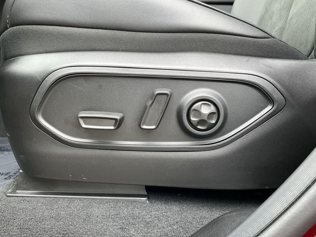 new 2025 Jeep Grand Cherokee car, priced at $43,717