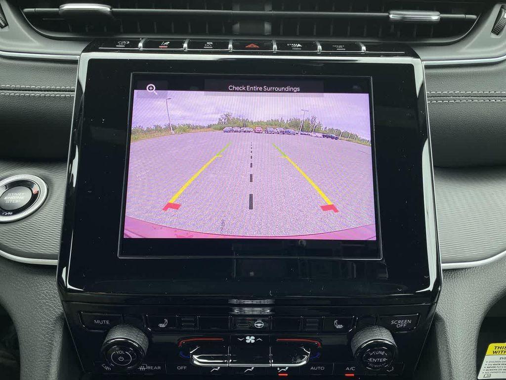 new 2025 Jeep Grand Cherokee car, priced at $43,717