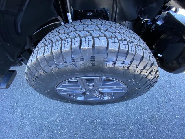 new 2025 Jeep Wrangler car, priced at $42,431