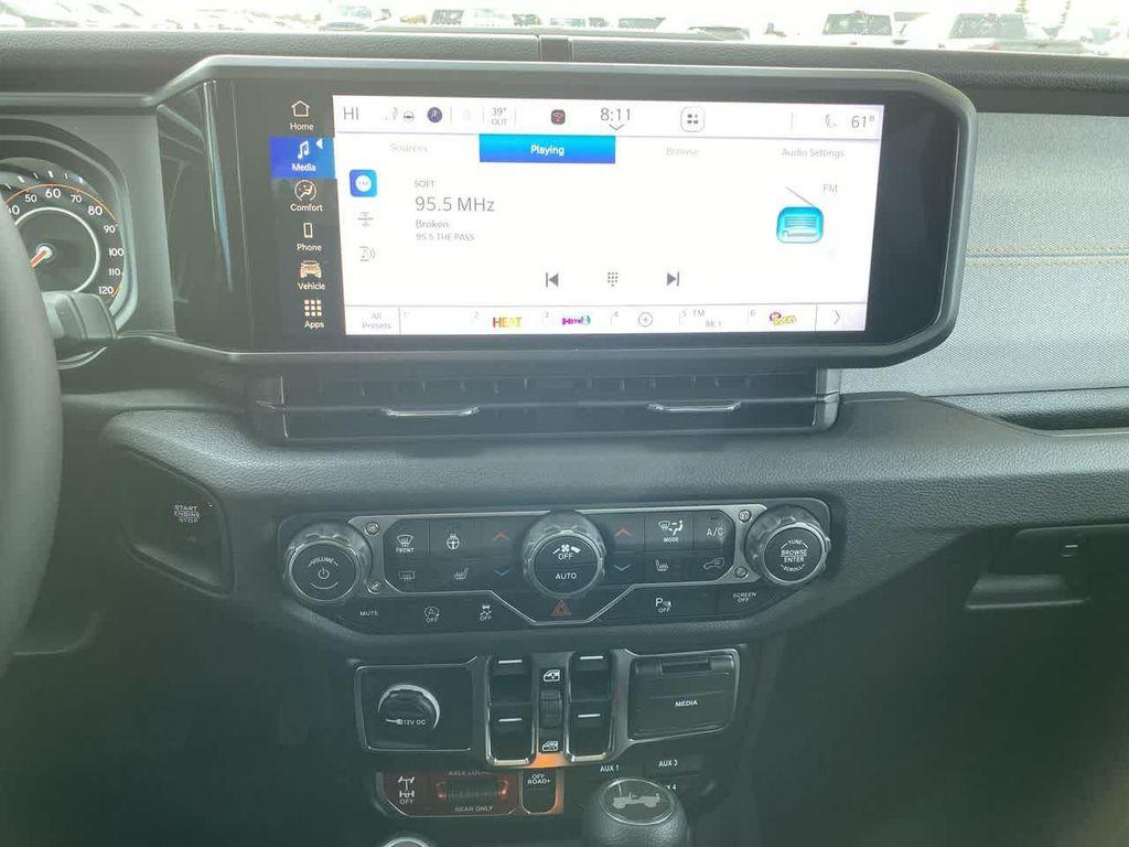 new 2025 Jeep Wrangler car, priced at $53,077