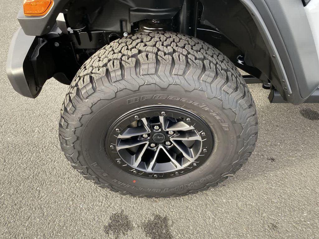 new 2025 Jeep Wrangler car, priced at $53,077