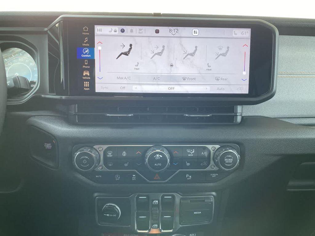 new 2025 Jeep Wrangler car, priced at $53,077