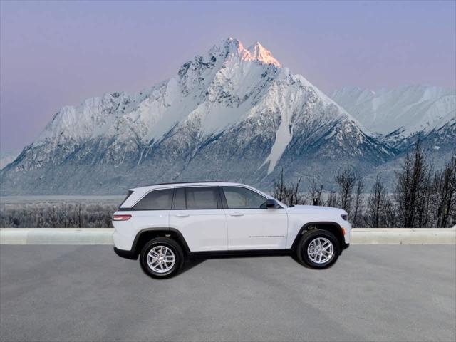 new 2025 Jeep Grand Cherokee car, priced at $42,075