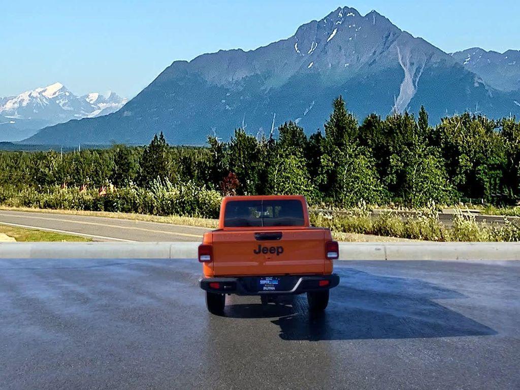 new 2025 Jeep Gladiator car, priced at $46,584