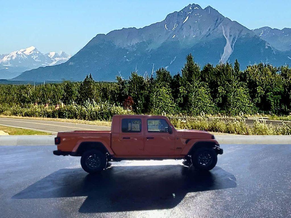 new 2025 Jeep Gladiator car, priced at $46,584