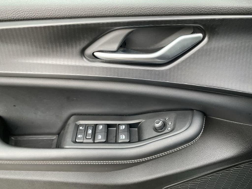 used 2024 Jeep Grand Cherokee car, priced at $39,990