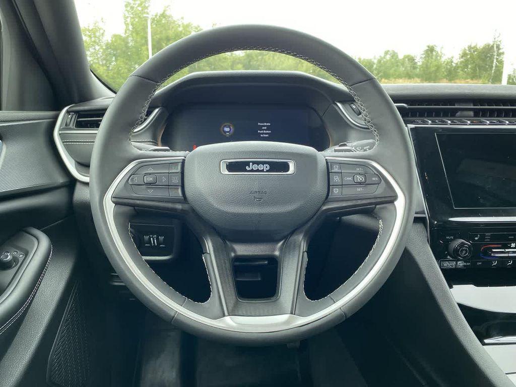 used 2024 Jeep Grand Cherokee car, priced at $39,990