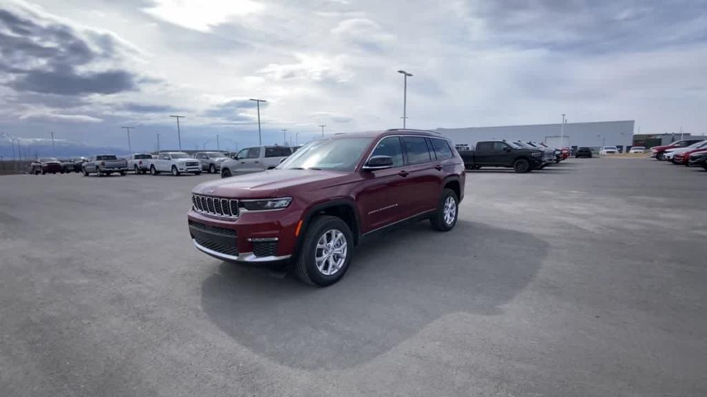 new 2024 Jeep Grand Cherokee L car, priced at $45,033