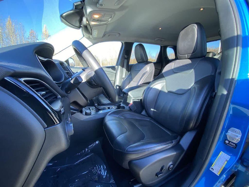 used 2023 Jeep Cherokee car, priced at $24,990