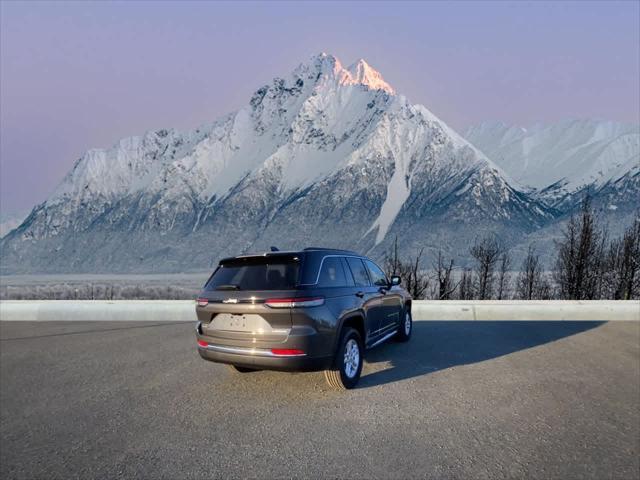 new 2025 Jeep Grand Cherokee car, priced at $40,798