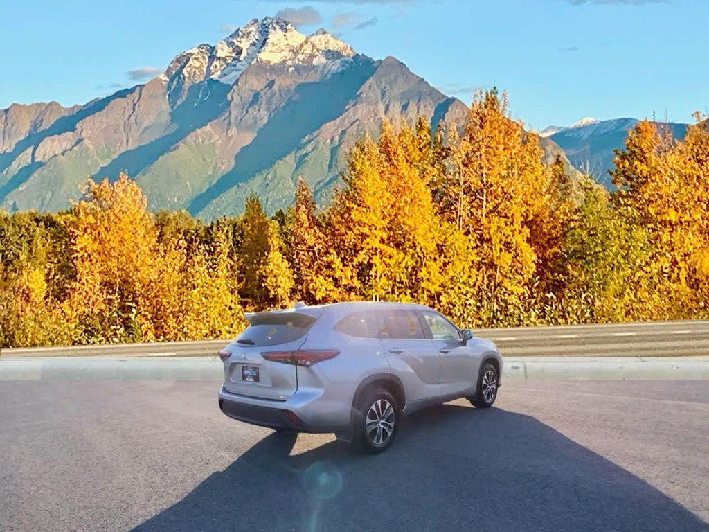 used 2024 Toyota Highlander car, priced at $39,490