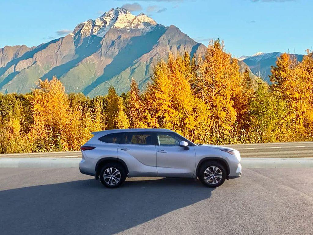 used 2024 Toyota Highlander car, priced at $39,490