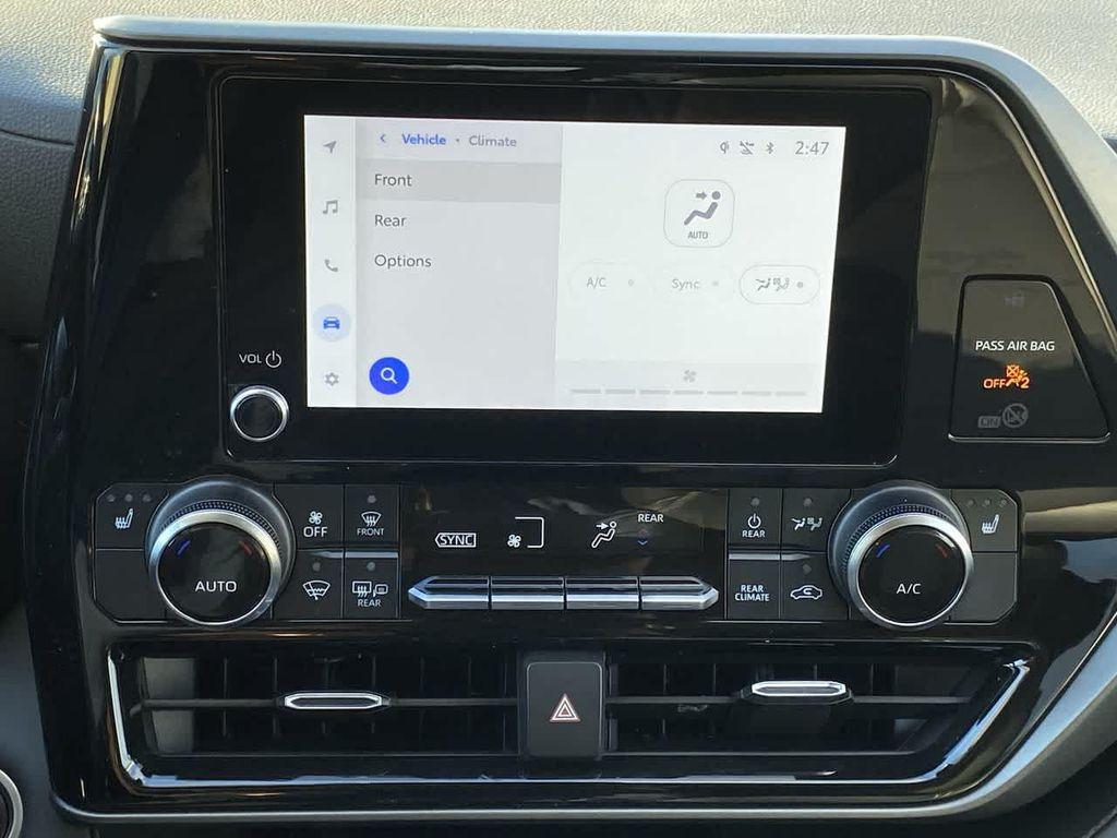 used 2024 Toyota Highlander car, priced at $39,490