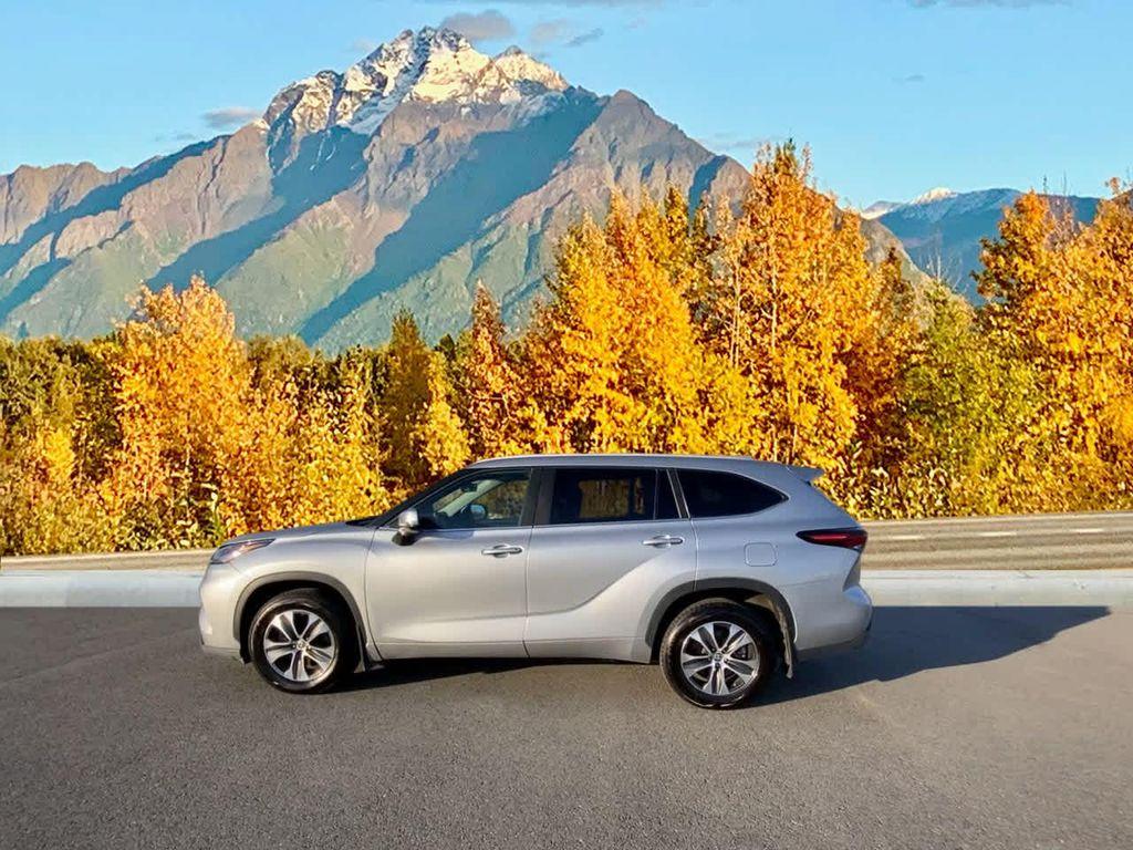 used 2024 Toyota Highlander car, priced at $39,490