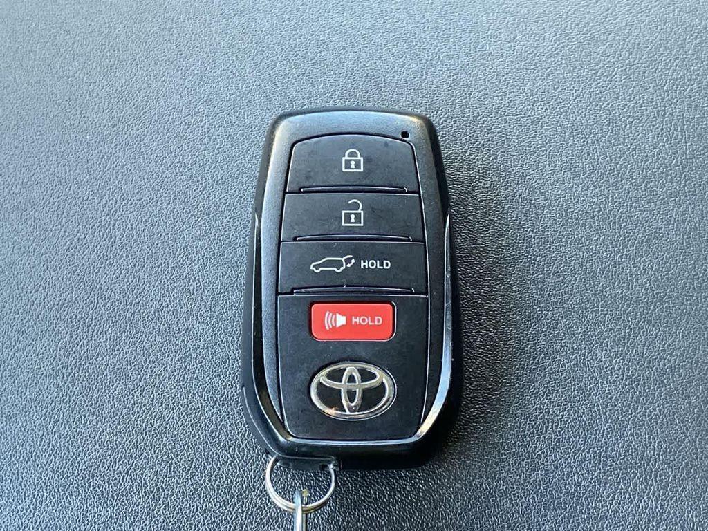 used 2024 Toyota Highlander car, priced at $39,490