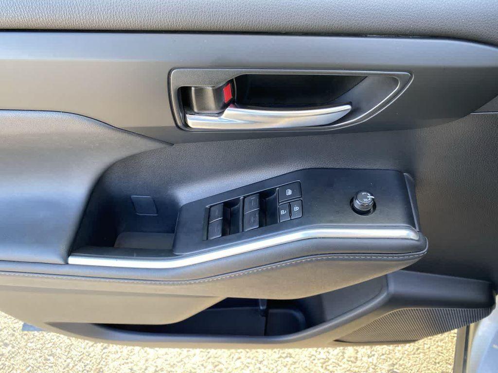 used 2024 Toyota Highlander car, priced at $39,490