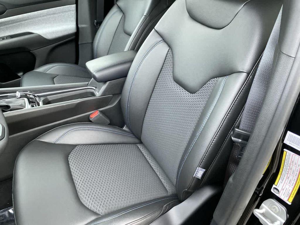 new 2025 Jeep Compass car, priced at $32,392