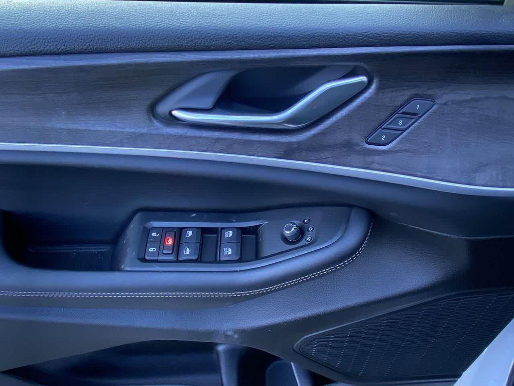 new 2025 Jeep Grand Cherokee L car, priced at $52,735