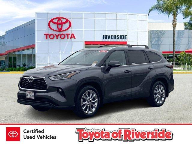 used 2024 Toyota Highlander car, priced at $44,988