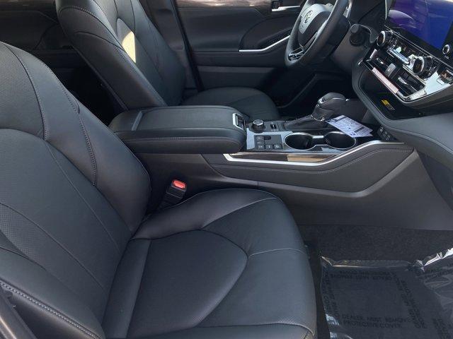 new 2026 Toyota Highlander car, priced at $53,528